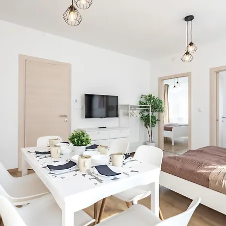 - Balcony - New-build Vibe - Premium דירה *